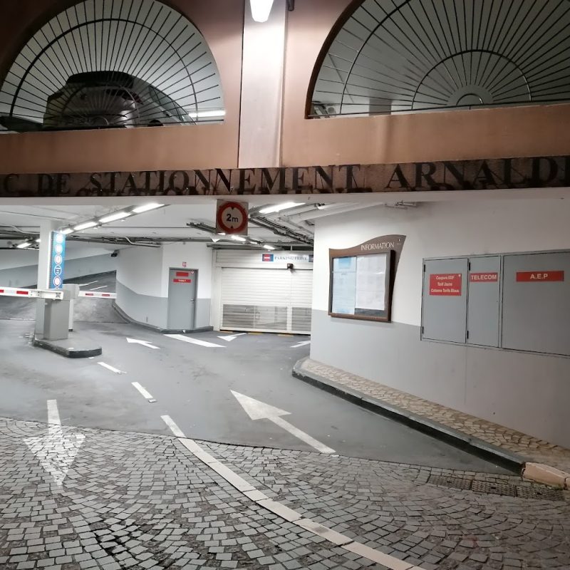 Parking-arnaldi-Sanary-Sur-Mer-architecte